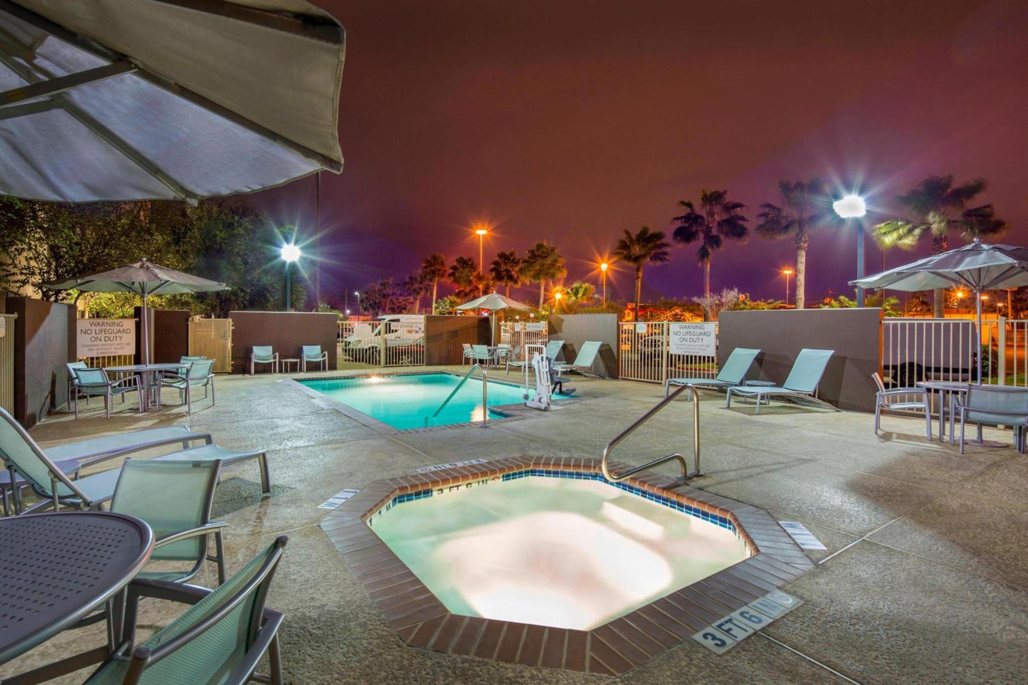 Springhill Suites Laredo Esterno foto